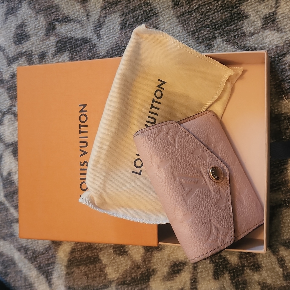 Louis Vuitton Victorine Epreinte